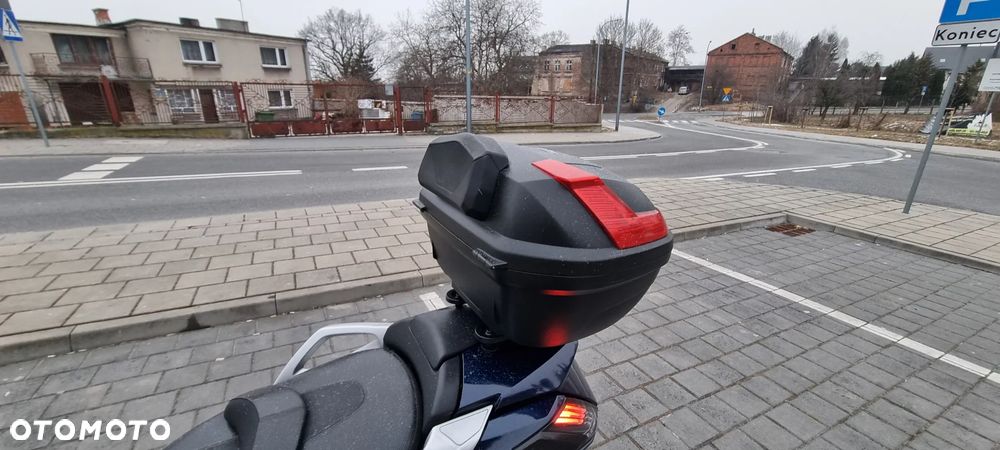 Peugeot Metropolis - 16