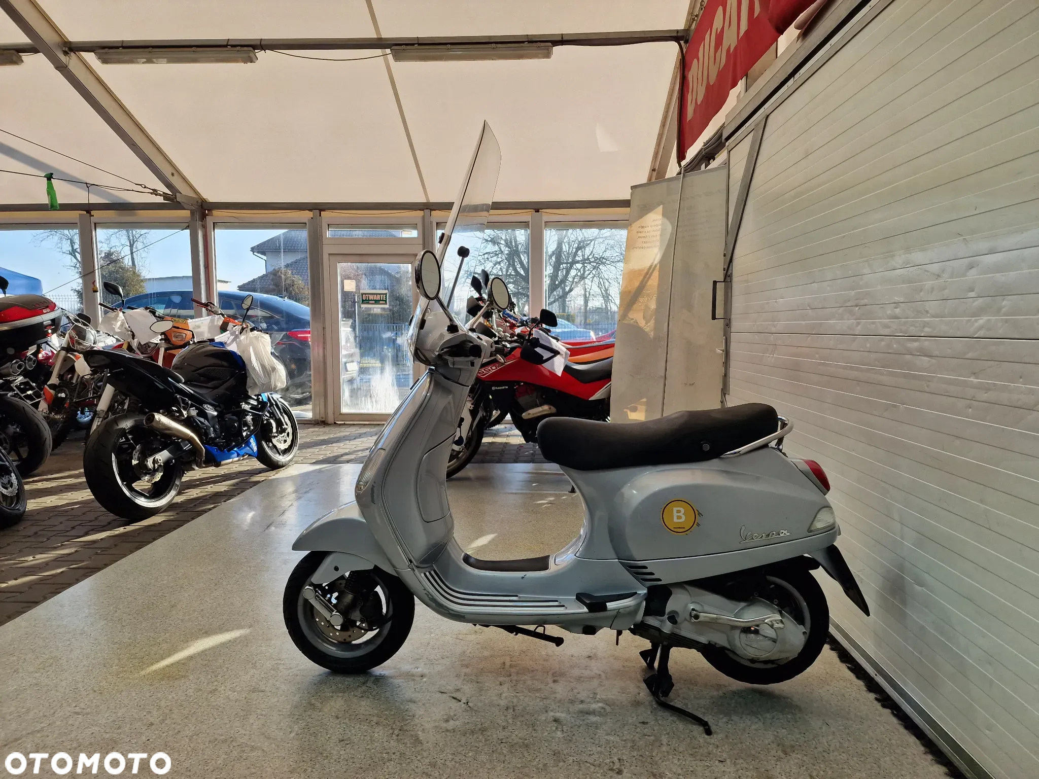 Piaggio Vespa - 18