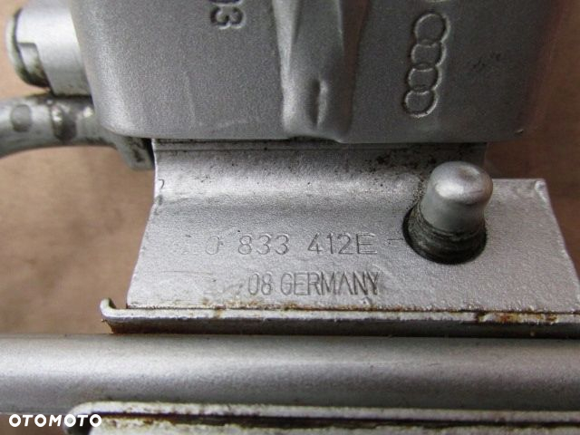 Audi A8 D3 lift Zawias drzwi prawy tył górny  dolny lak. LX7W - 5