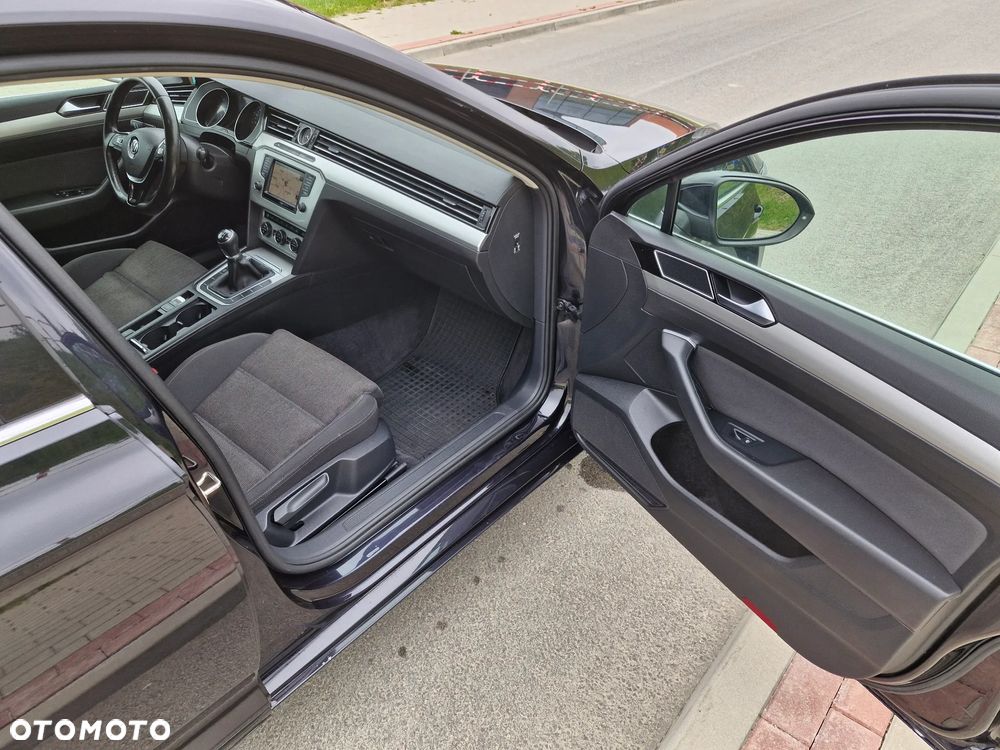 Volkswagen Passat 2.0 TDI (BlueMotion Technology) Highline - 12