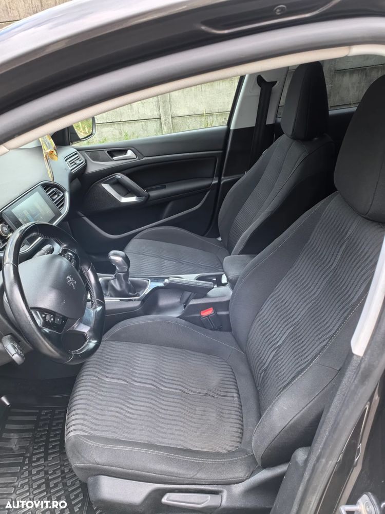 Peugeot 308 1.2 L PureTech Turbo Allure - 9