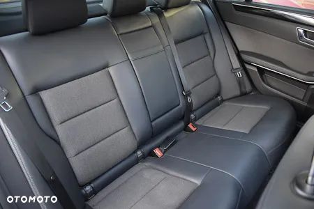 Mercedes-Benz Klasa E 350 CDI DPF 4Matic BlueEFFICIENCY 7G-TRONIC Avantgarde - 33