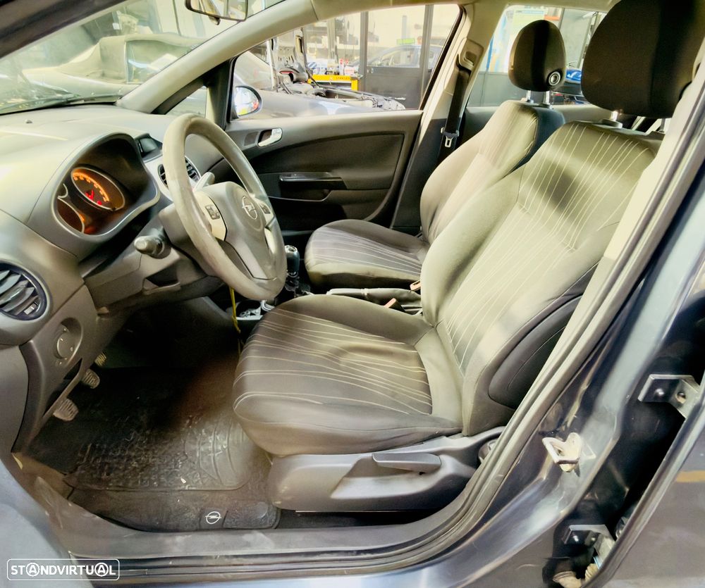 Opel Corsa 1.2 Cosmo - 15