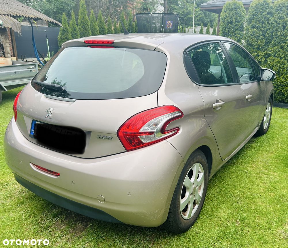 Peugeot 208 - 5