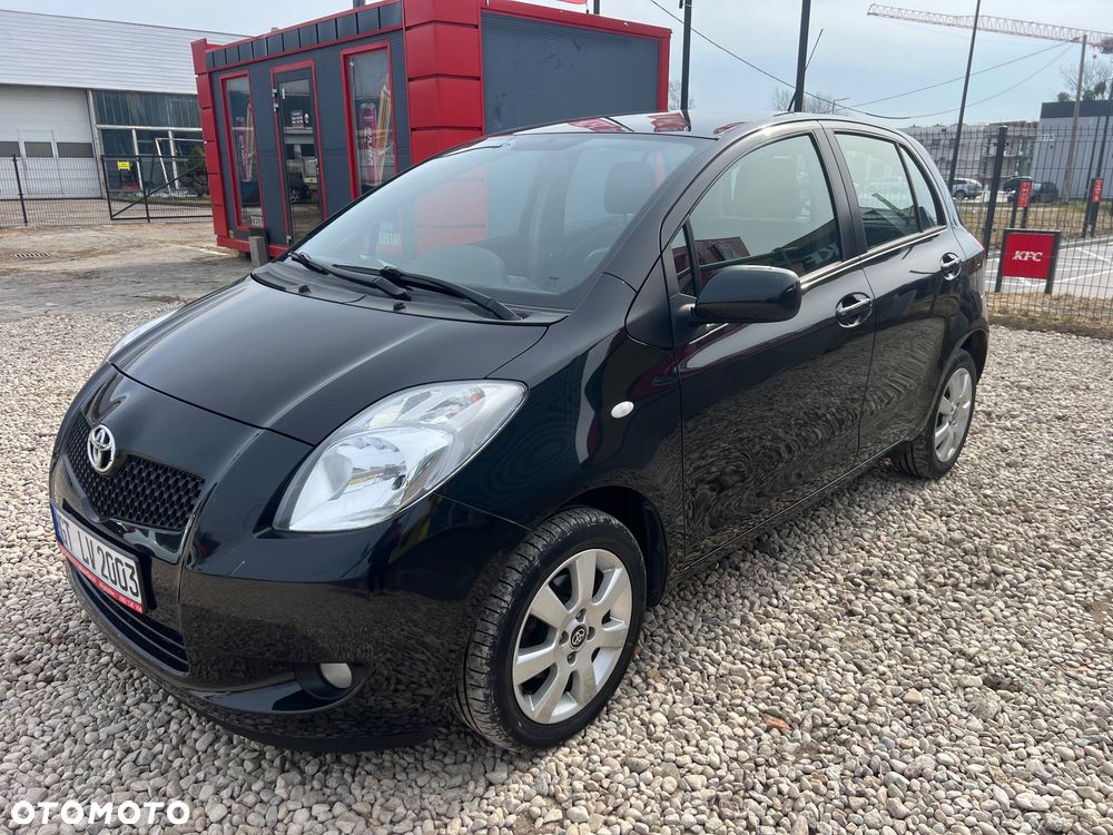 Toyota Yaris 1.3 VVT-i Team - 1