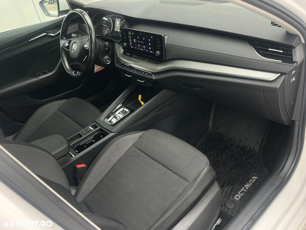 Skoda Octavia 2.0 TDI DSG Ambition - 28