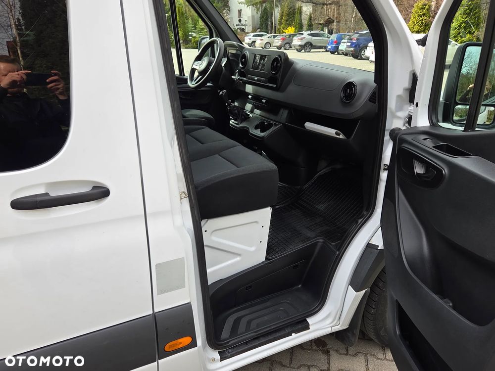 Mercedes-Benz Sprinter - 22