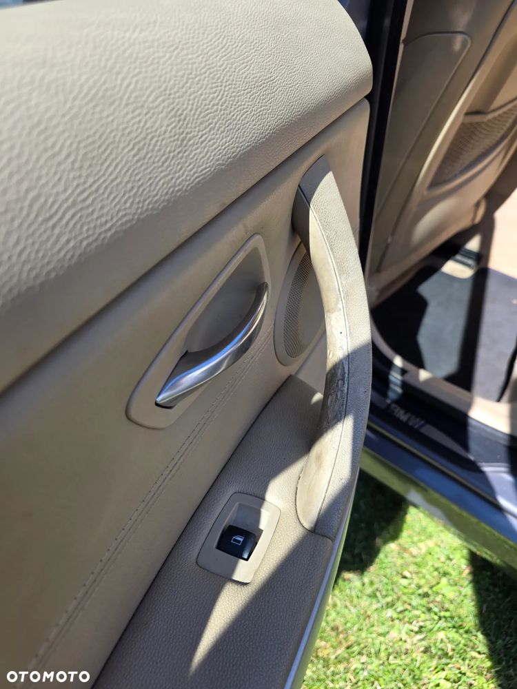 BMW Seria 3 318d DPF - 23