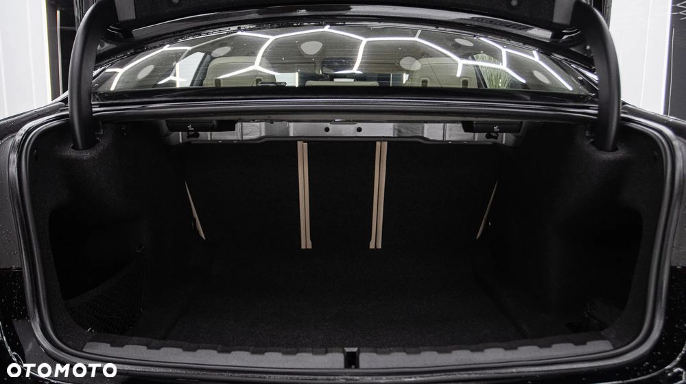 BMW Seria 3 318i Sport - 31