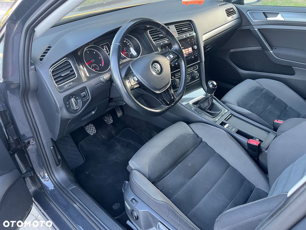 Volkswagen Golf 2.0 TDI BlueMotion Technology Edition - 10