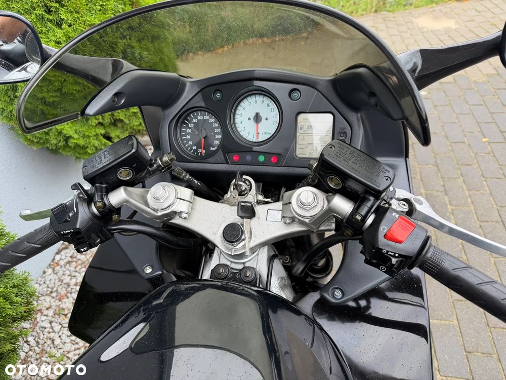 Honda VFR - 22