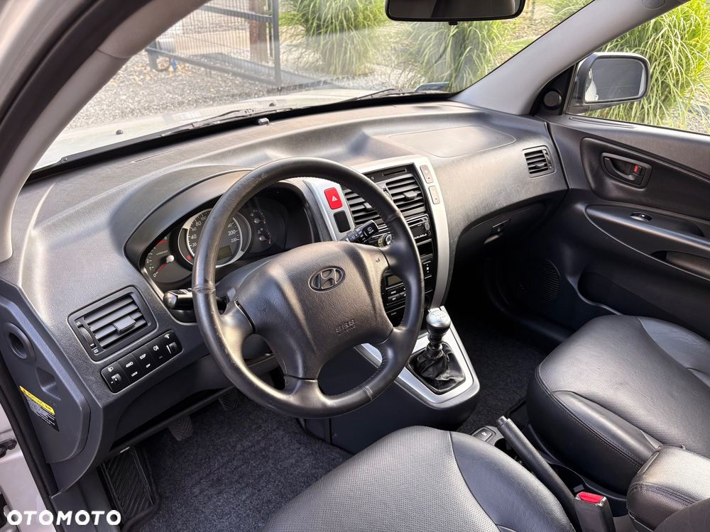 Hyundai Tucson 2.0 CRDi VGT 4WD GLS - 28