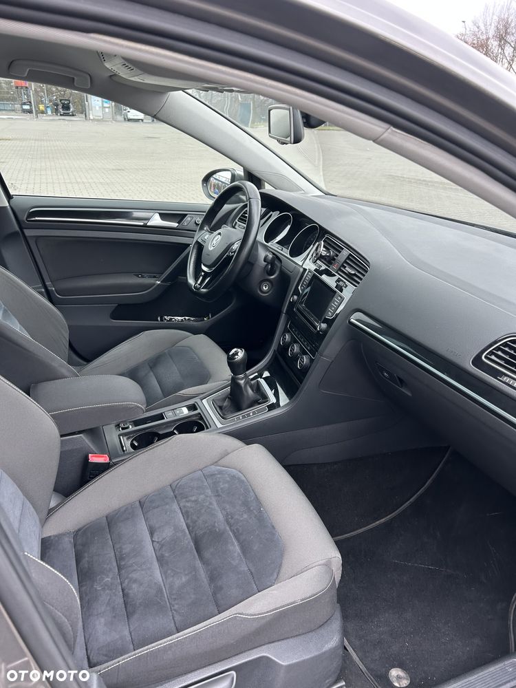 Volkswagen Golf 1.6 TDI BlueMotion Technology Trendline - 21