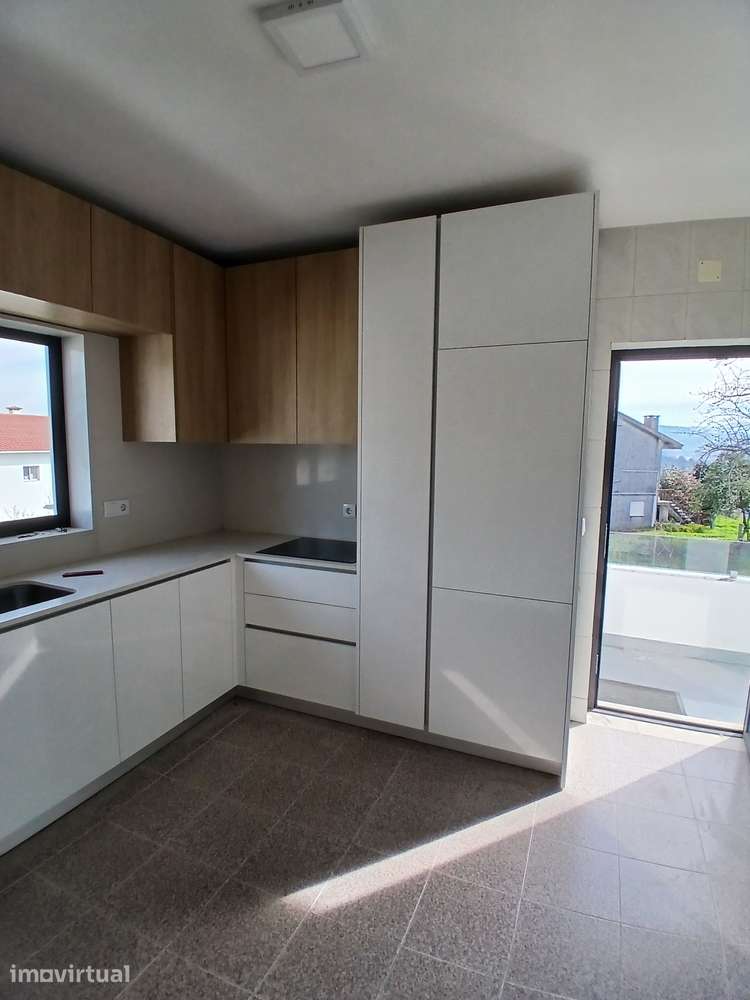 Andar Moradia T3 em Brito com jardim e garagem - Grande imagem: 3/25