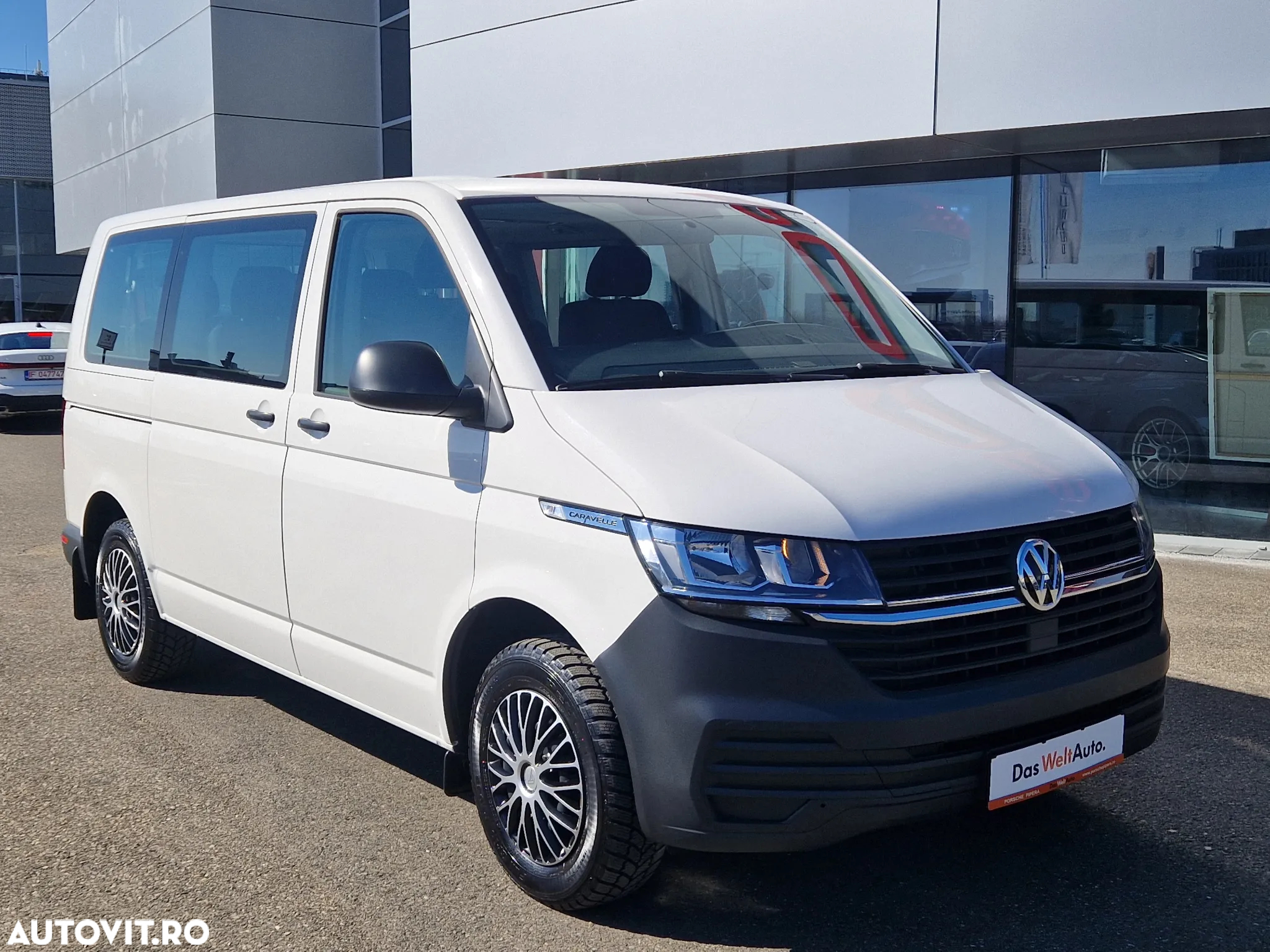 Volkswagen Caravelle - 5