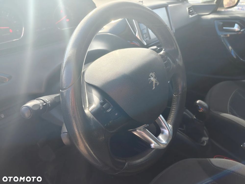 Peugeot 208 - 9