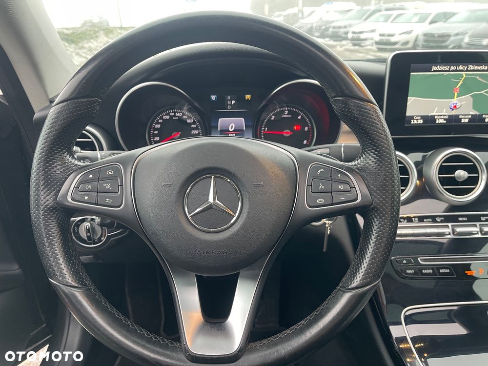 Mercedes-Benz CLA - 12