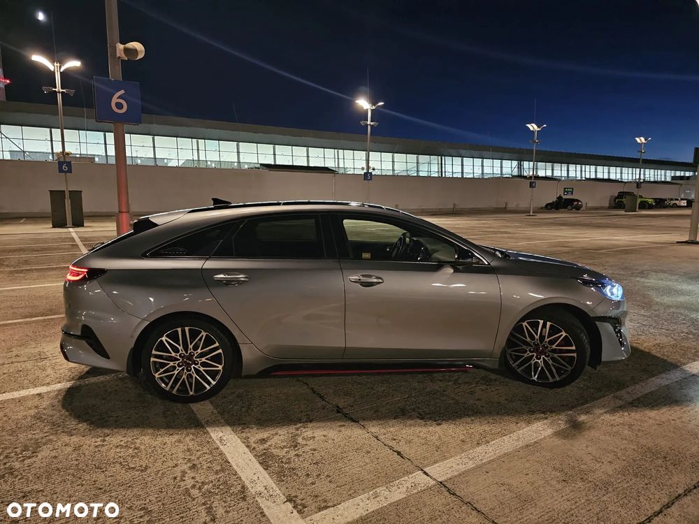 Kia ProCeed 1.6 T-GDI GT DCT - 12