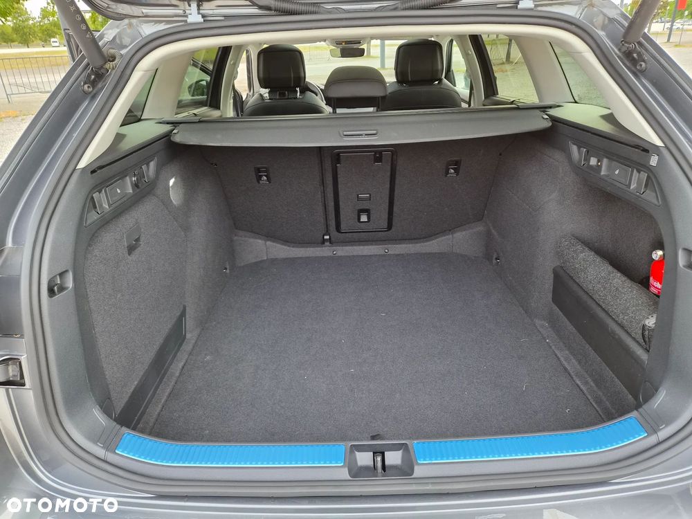 Skoda Superb 2.0 TDI SCR 4x4 L&K DSG - 23