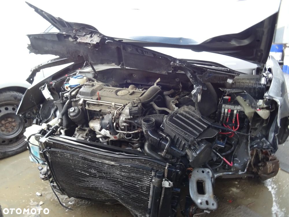 Volkswagen Golf 6 benzyna 1.4 CAX lakier(LD7X) na części drzwi zderzak klapa fotel - 7