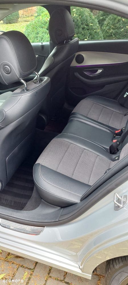 Mercedes-Benz Klasa E 220 d 9G-TRONIC - 12