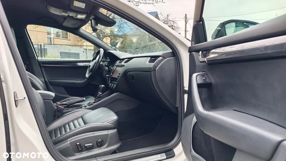 Skoda Octavia 2.0 TDI DSG RS - 7