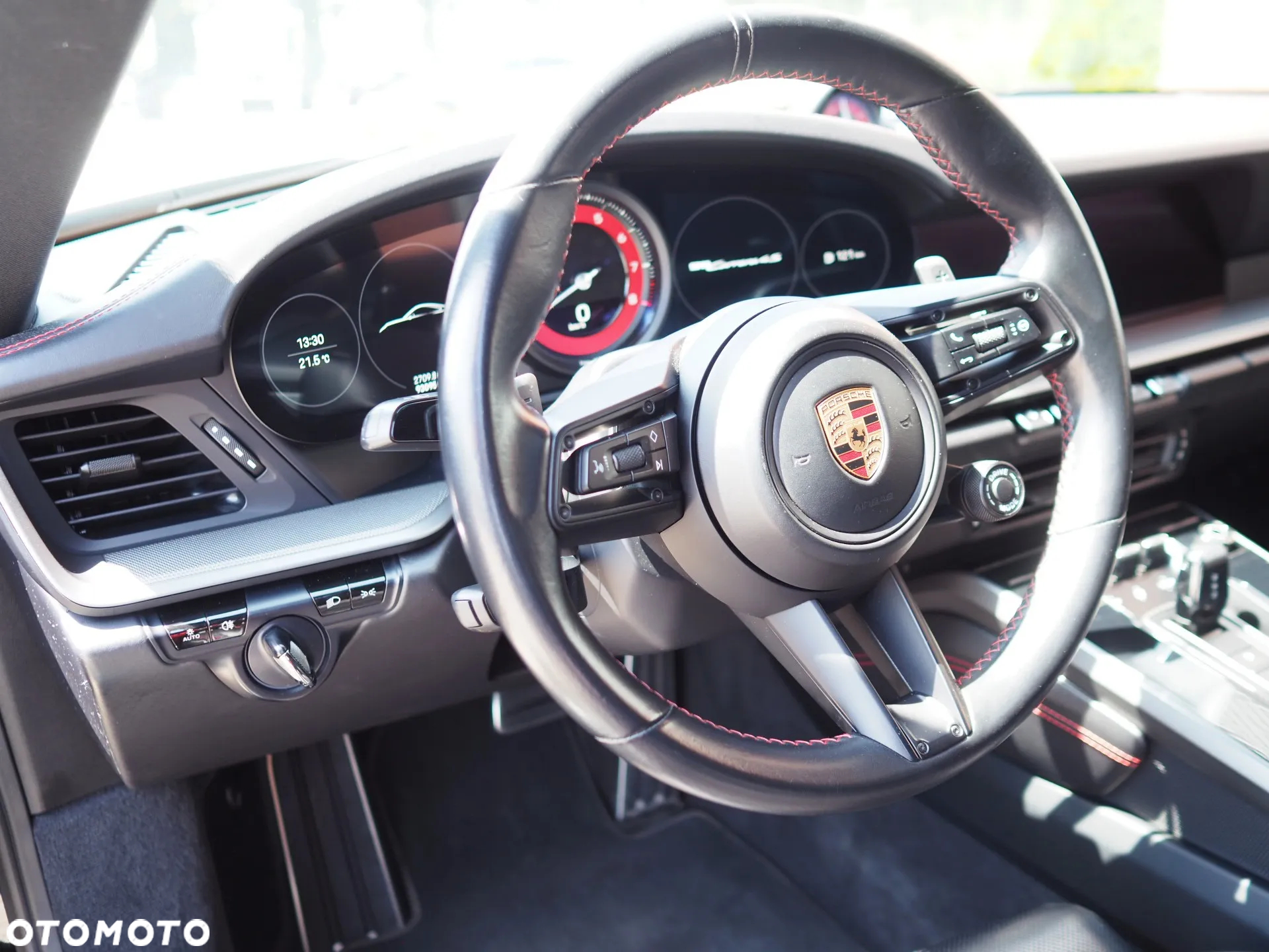 Porsche 911 Carrera 4S - 9