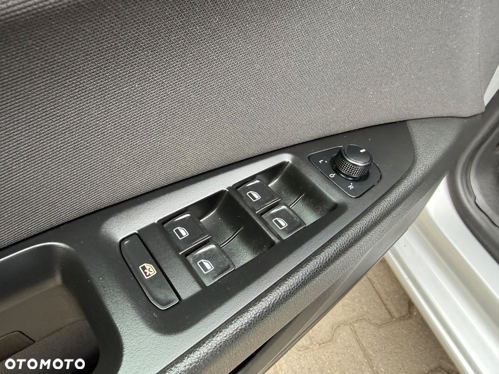 Seat Leon 1.6 TDI ECOMOTIVE Style - 16