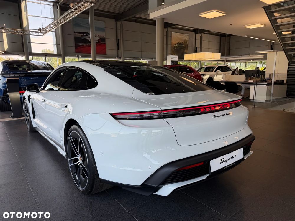 Porsche Taycan 105kWh 4S Black Edition - 9