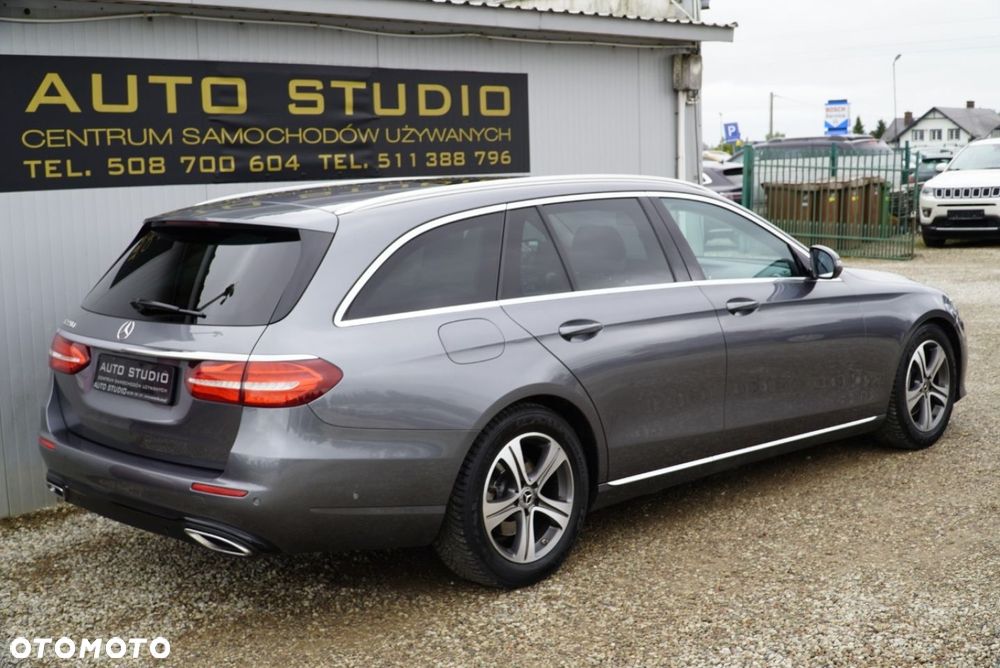 Mercedes-Benz Klasa E 220 d 4Matic 9G-TRONIC Exclusive - 40