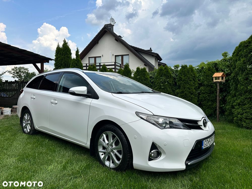 Toyota Auris 1.4 D-4D Business Edition - 1