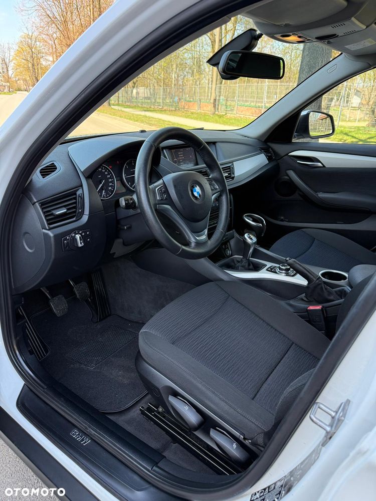 BMW X1 xDrive18d xLine - 17