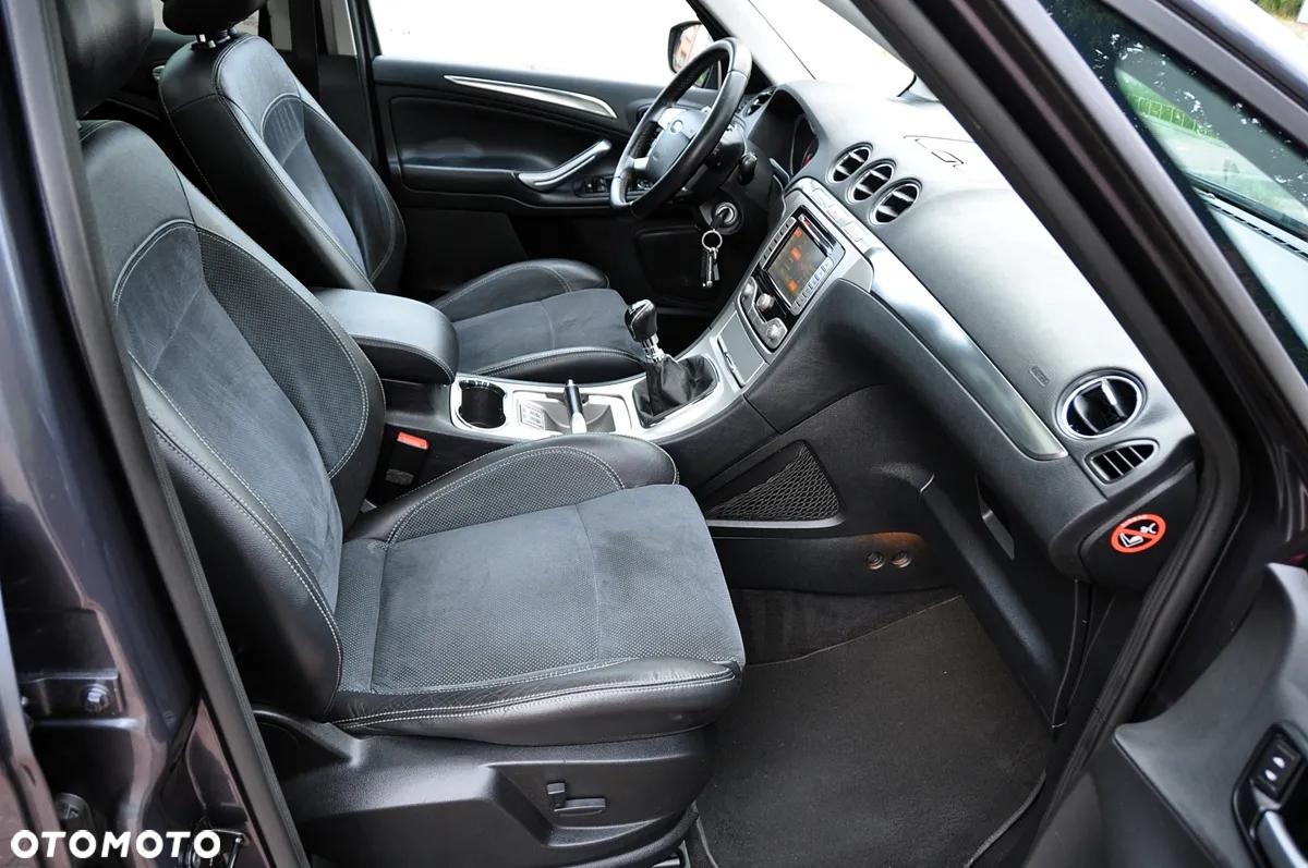 Ford S-Max 2.5 Titanium - 12