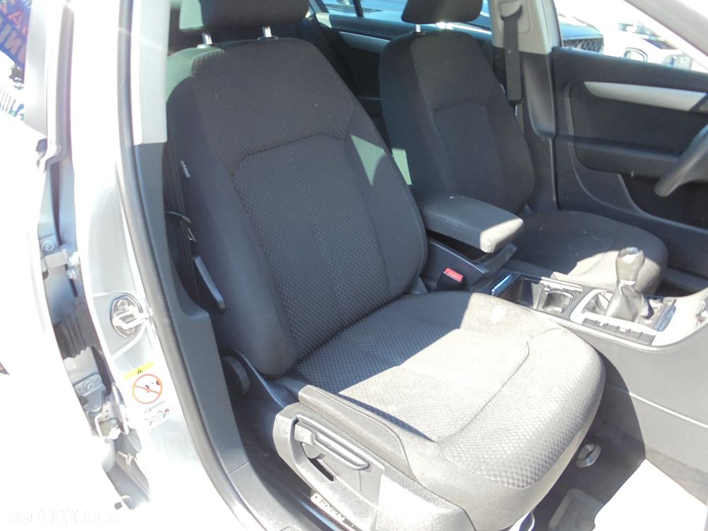 Volkswagen Passat 2.0 TDI Comfortline - 15