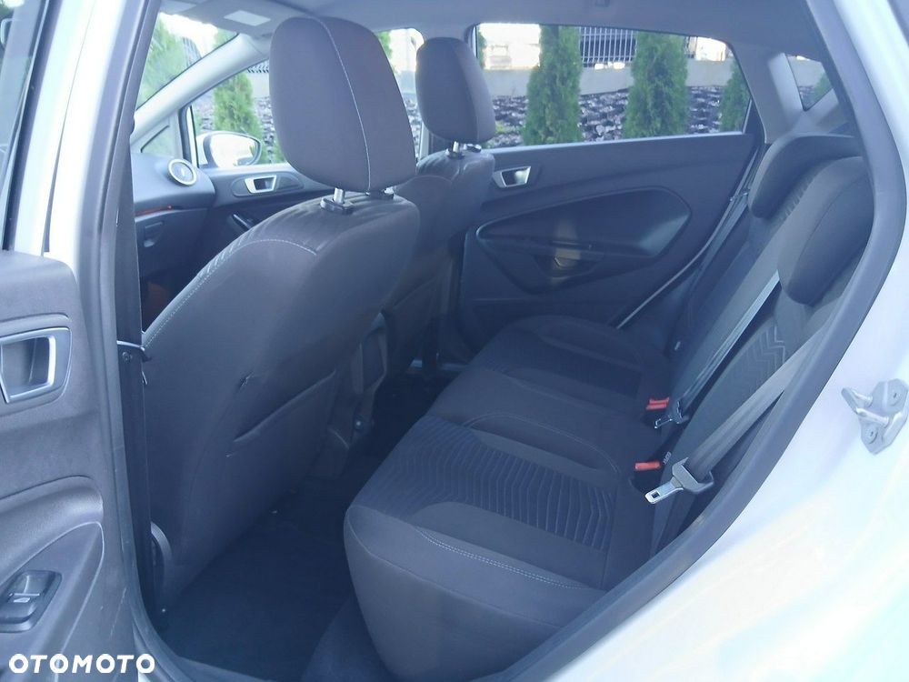 Ford Fiesta - 17