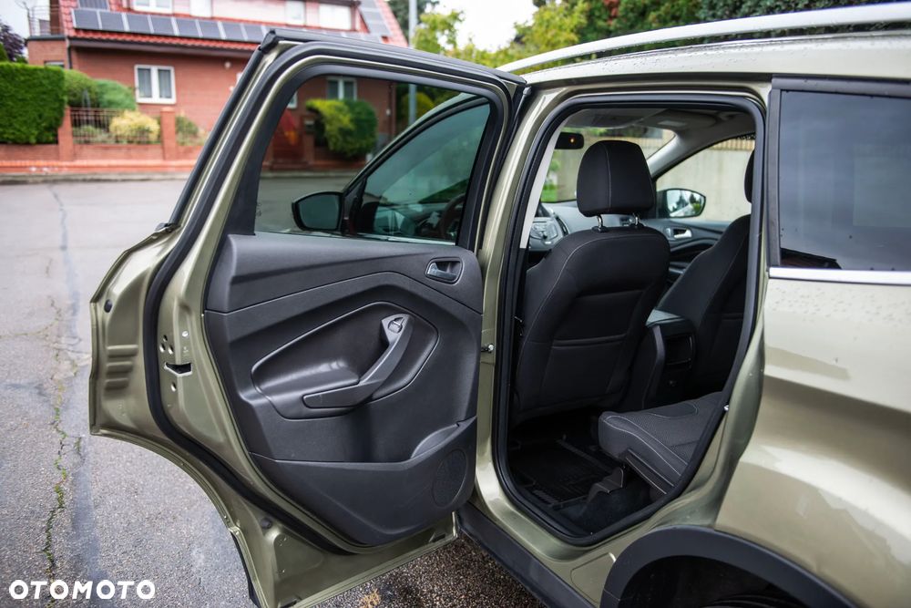 Ford Kuga 2.0 TDCi 2x4 Titanium - 21