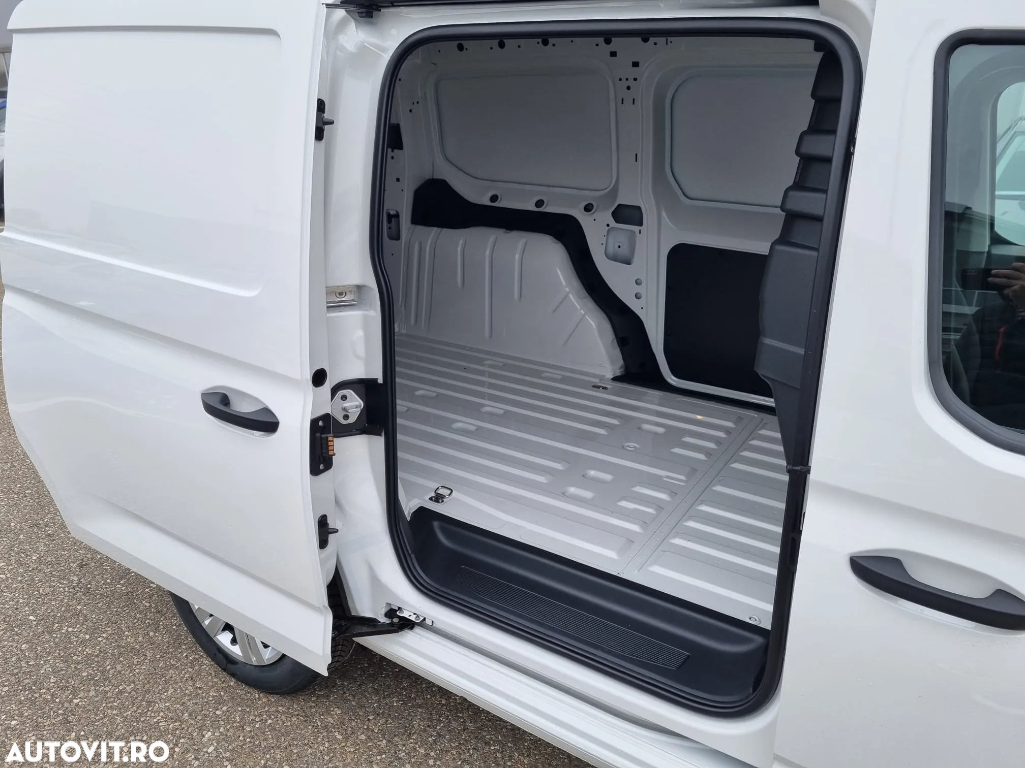 Volkswagen Caddy Maxi 2.0 TDI 75 kW - 14