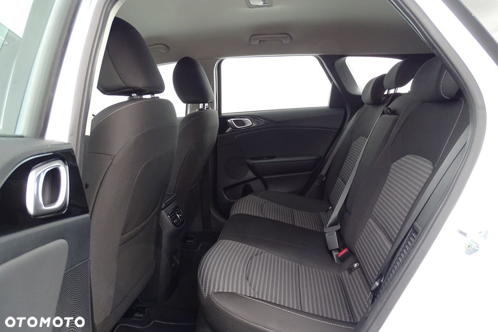 Kia Ceed - 22
