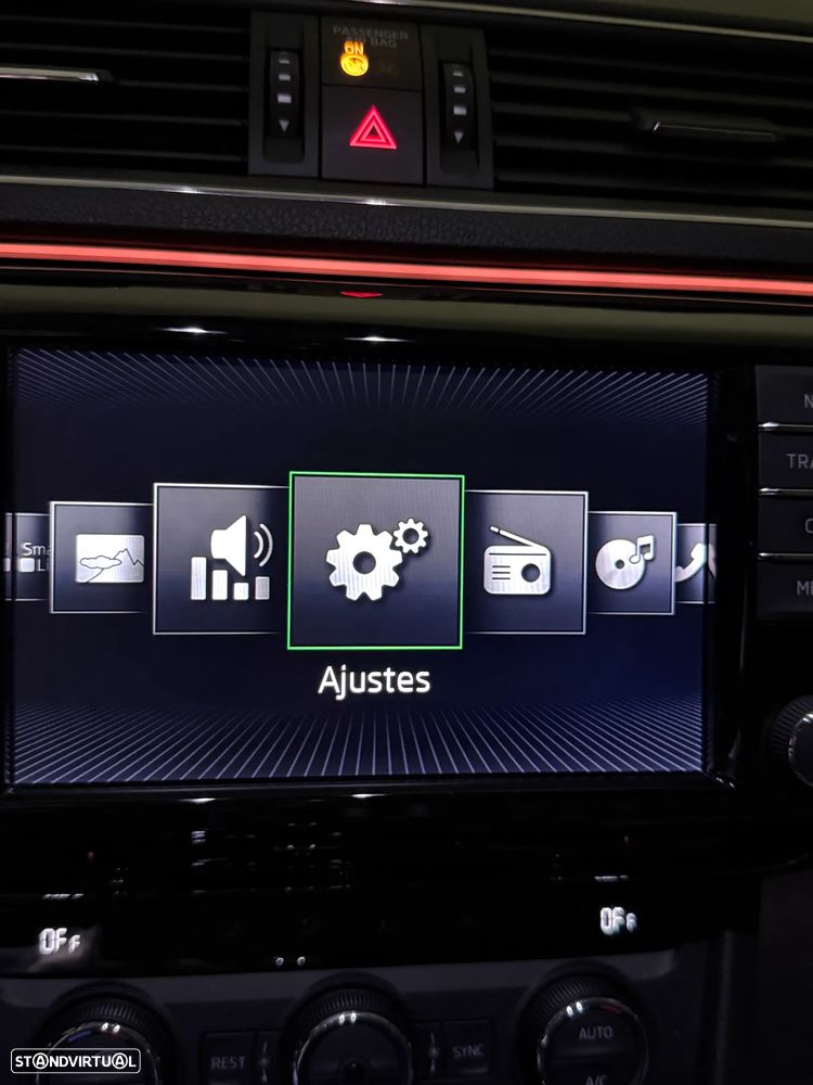 Skoda Superb Break 2.0 TDI Laurin&Klement DSG - 18