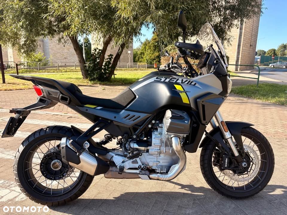 Moto Guzzi Stelvio - 1