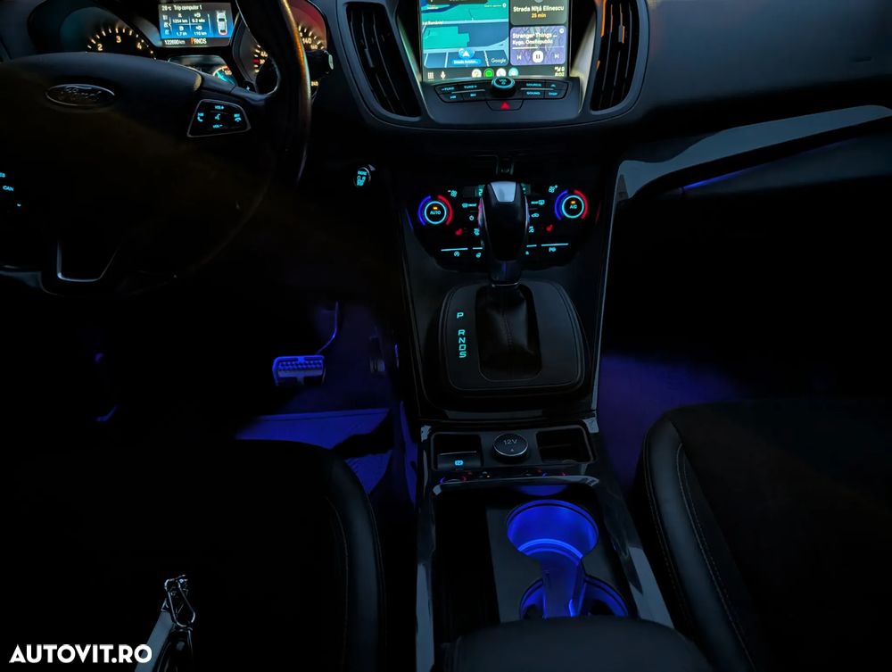 Ford Kuga 2.0 TDCi 4WD Powershift ST-Line - 20