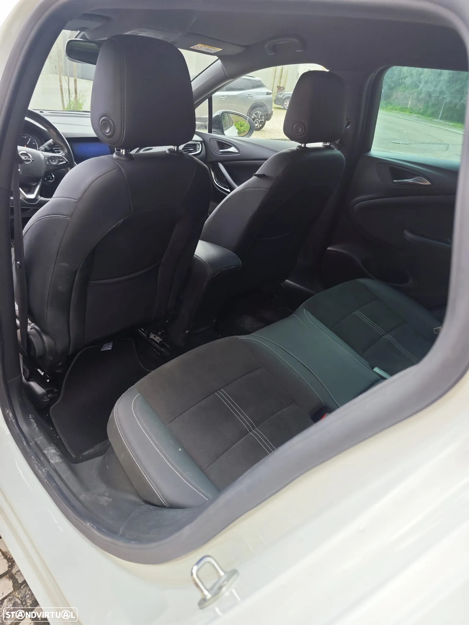 Opel Astra 1.5 D Start/Stop Sports Tourer 120 Anos - 11