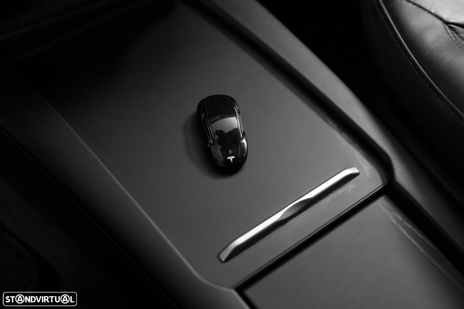 Tesla Model S 90D - 29