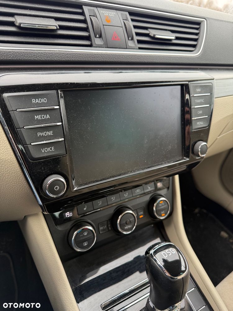 Skoda Superb 2.0 TDI DSG Style - 10