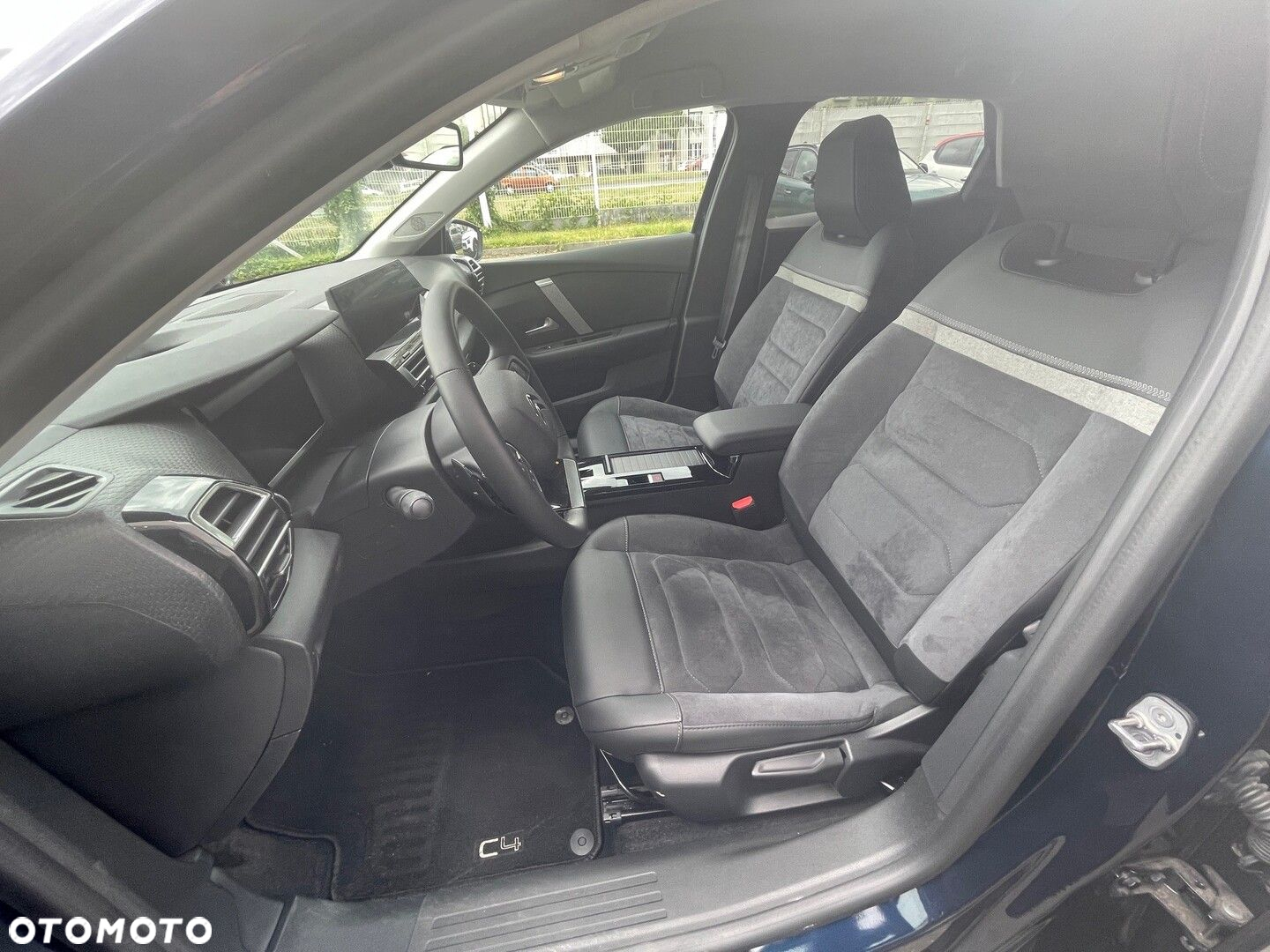 Citroën C4 1.2 PureTech Max S&S EAT8 - 10