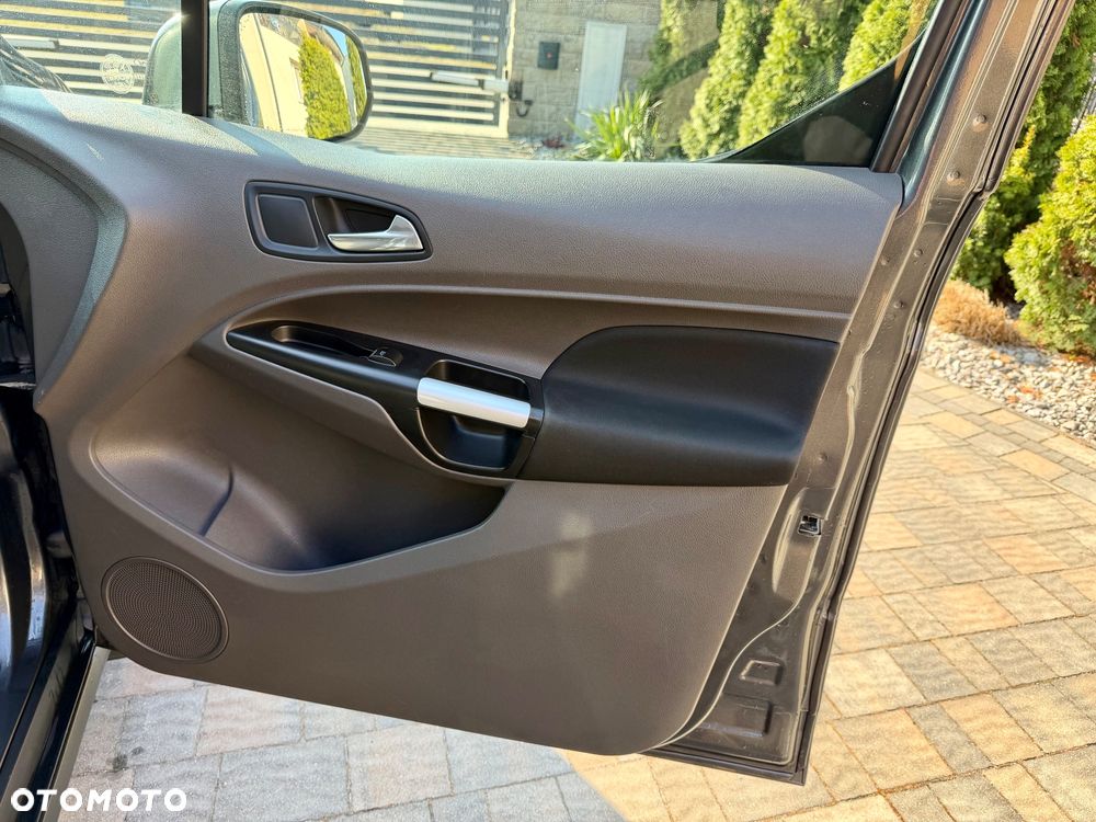 Ford Tourneo Connect Grand - 33