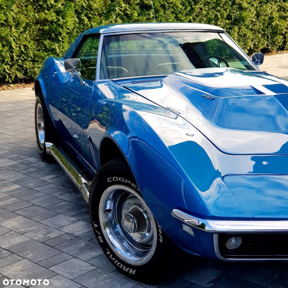 Chevrolet Corvette - 13