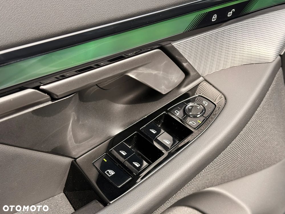 BMW Seria 5 520i M Sport sport - 26