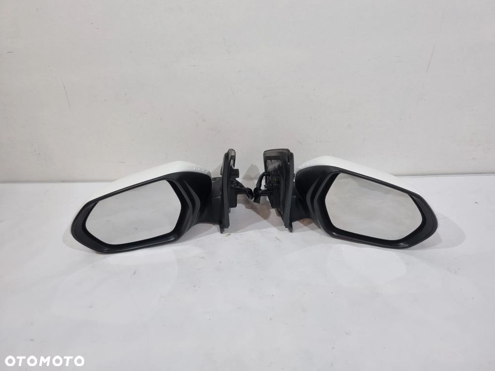 TOYOTA YARIS IV LUSTERKO LEWE PRAWE 6 PIN EUROPA - 2