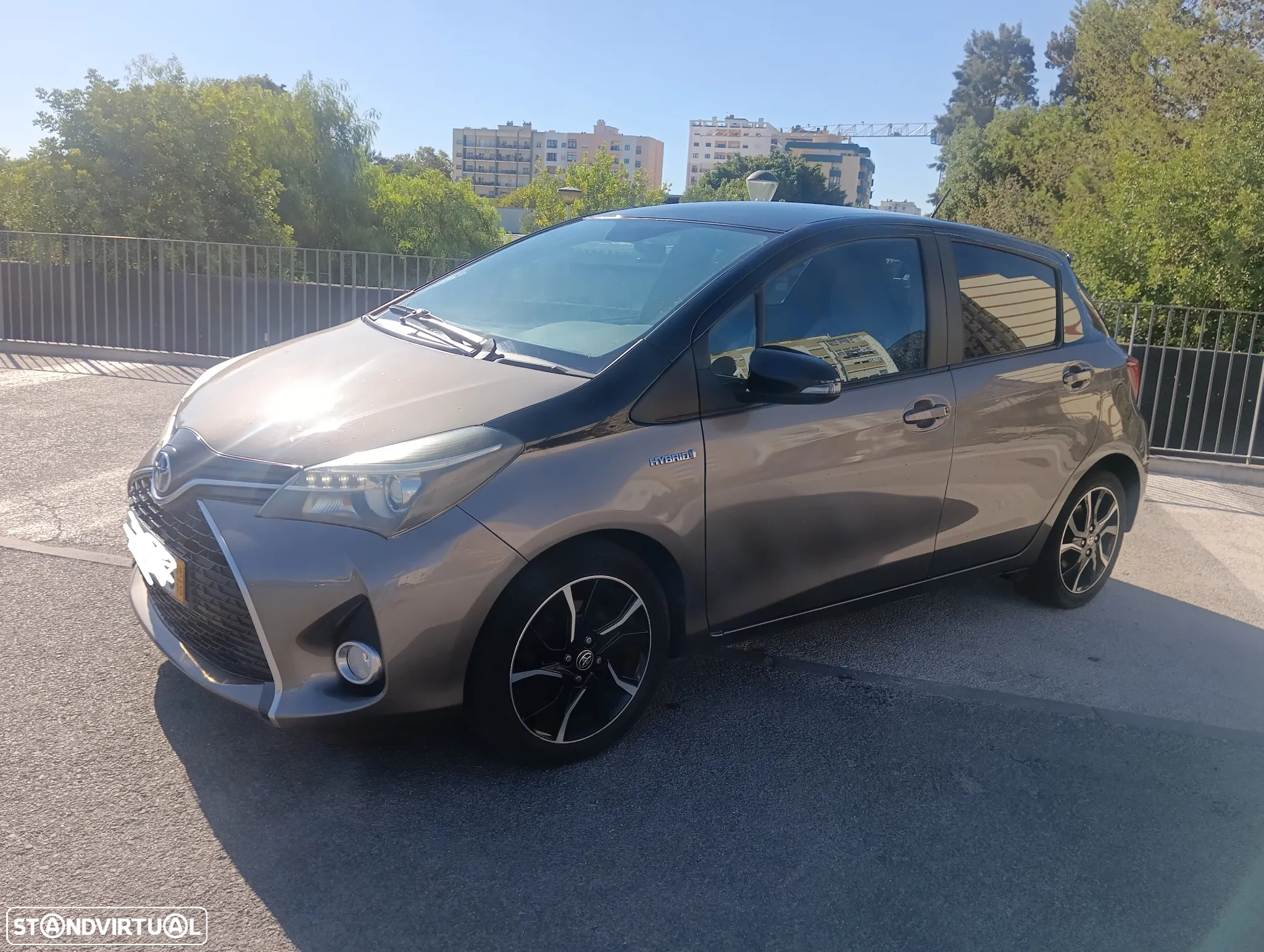 Toyota Yaris 1.5 HSD Square Collec.Bronze - 3